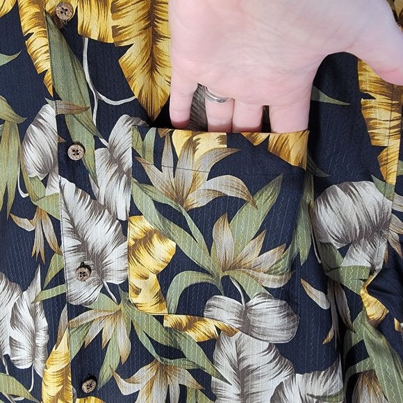 Jos A Bank 100% Silk Hawaiian Shirt XL Floral Tropical Short Sleeve Casual Vacy - Picture 6 of 11